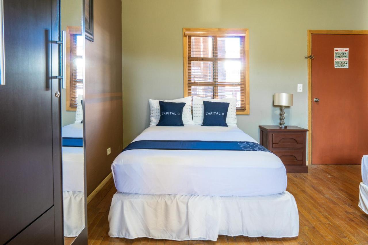 Capital O Hotel Villa Azura Текате Екстериор снимка